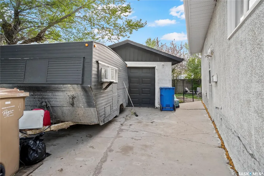 18 Hyland Crescent Regina SK S4R 7P3