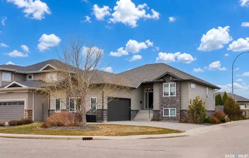 303 Brookmore Crescent Saskatoon SK S7V 0B1