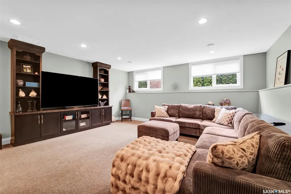 303 Brookmore Crescent Saskatoon SK S7V 0B1