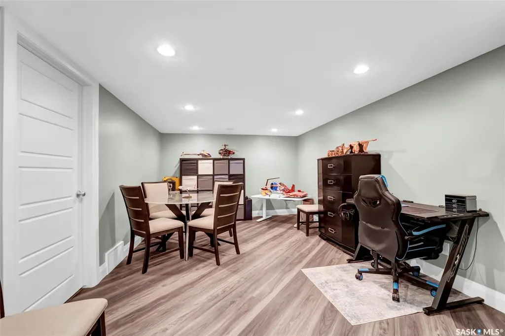 303 Brookmore Crescent Saskatoon SK S7V 0B1