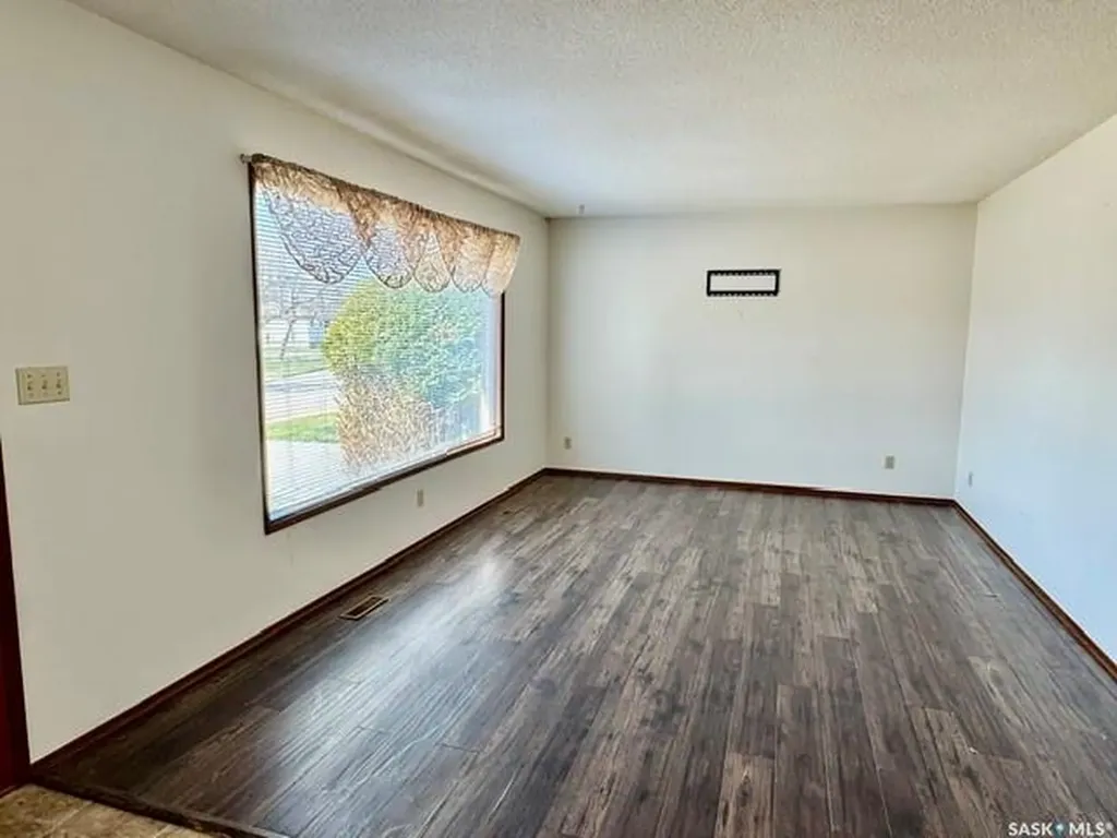 208 2nd Street NE Watson SK S0K 4V0