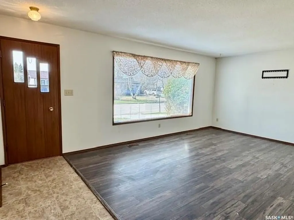 208 2nd Street NE Watson SK S0K 4V0