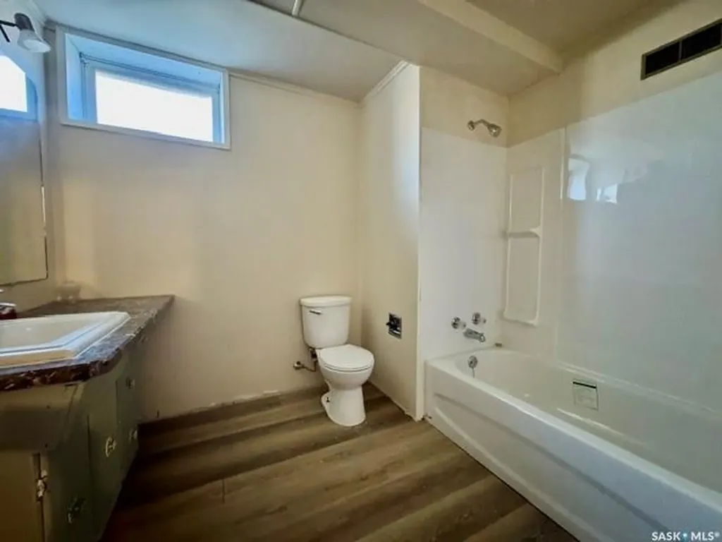 208 2nd Street NE Watson SK S0K 4V0