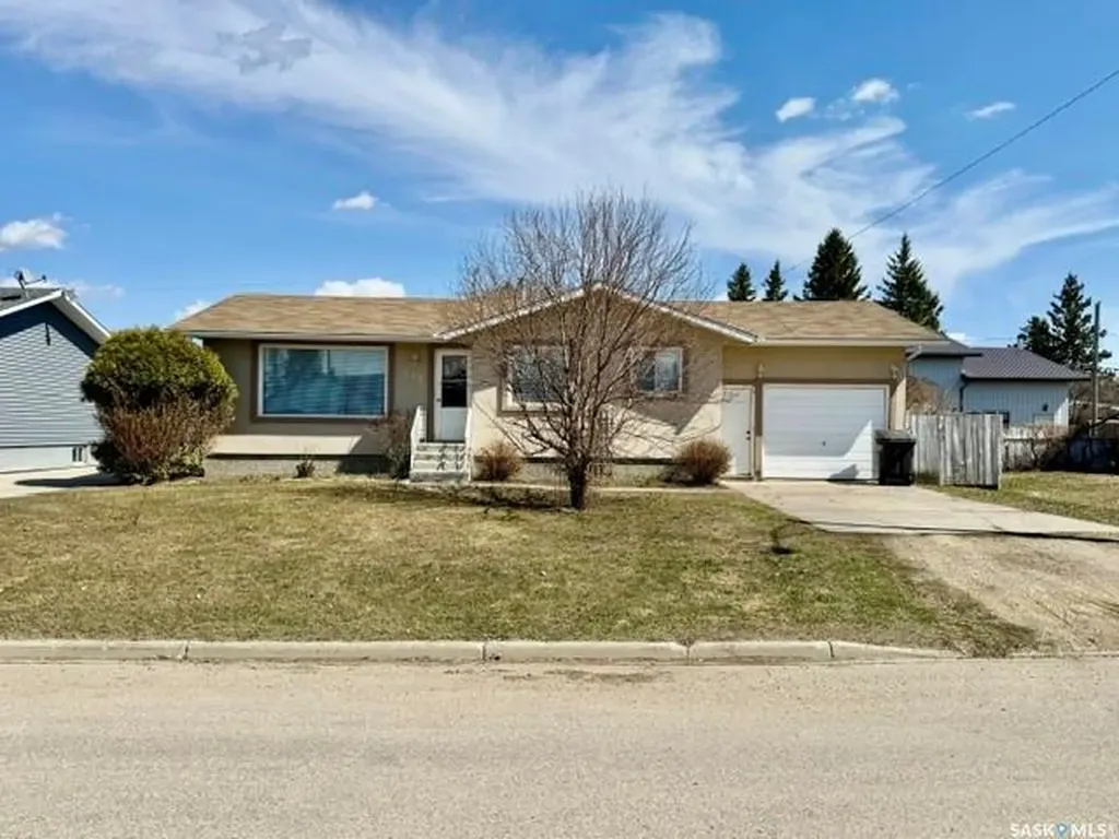 208 2nd Street NE Watson SK S0K 4V0