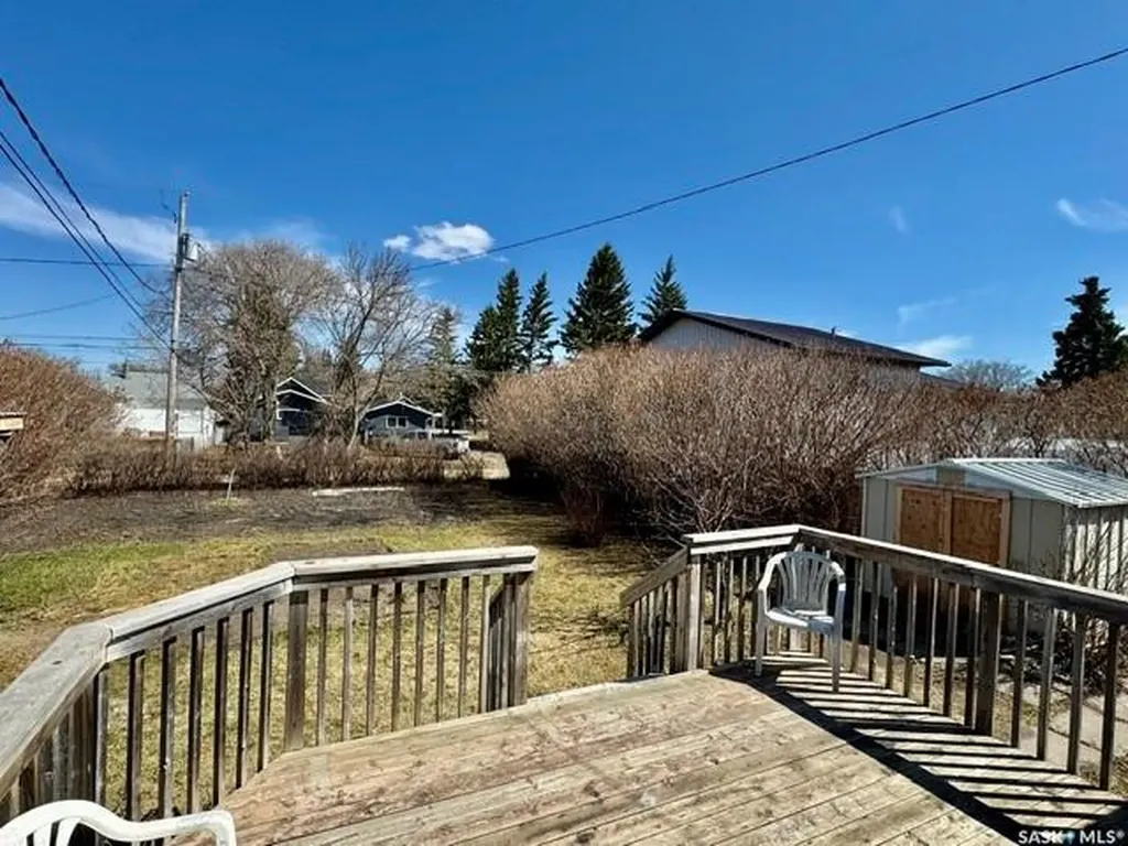 208 2nd Street NE Watson SK S0K 4V0