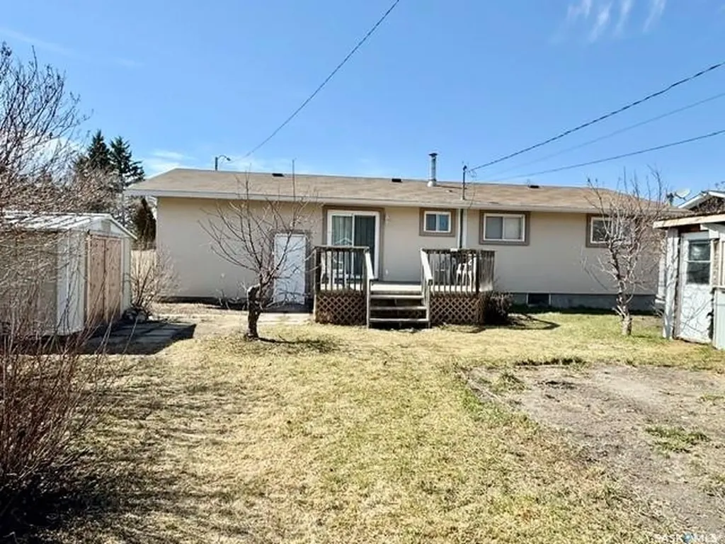 208 2nd Street NE Watson SK S0K 4V0