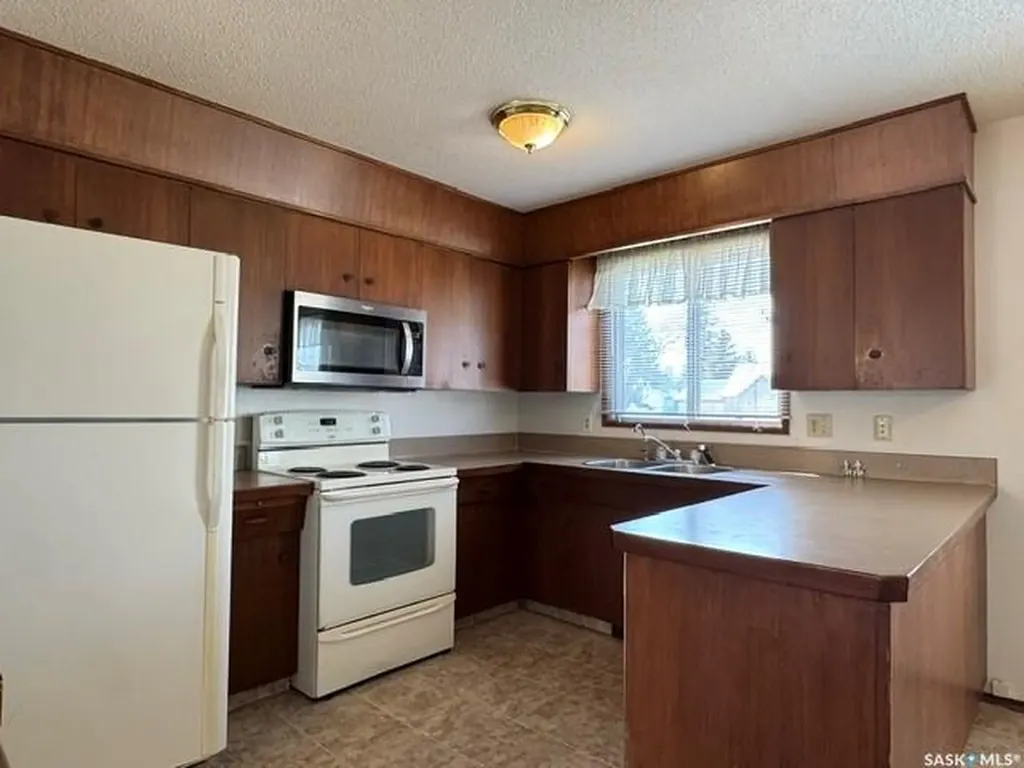 208 2nd Street NE Watson SK S0K 4V0