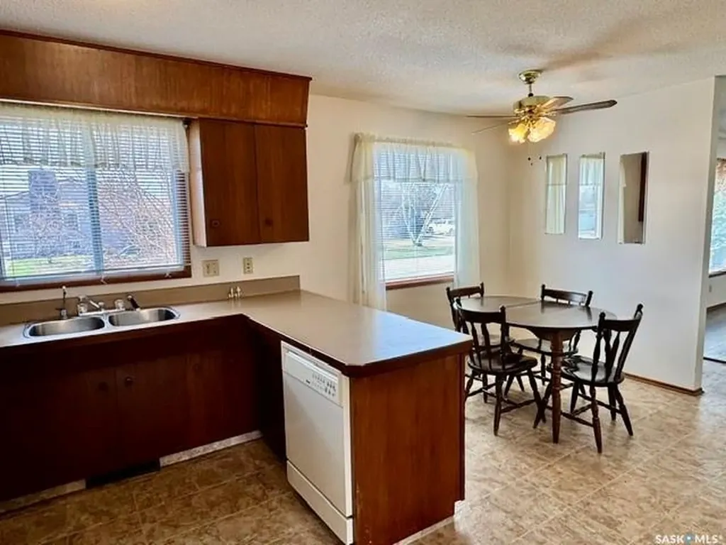 208 2nd Street NE Watson SK S0K 4V0