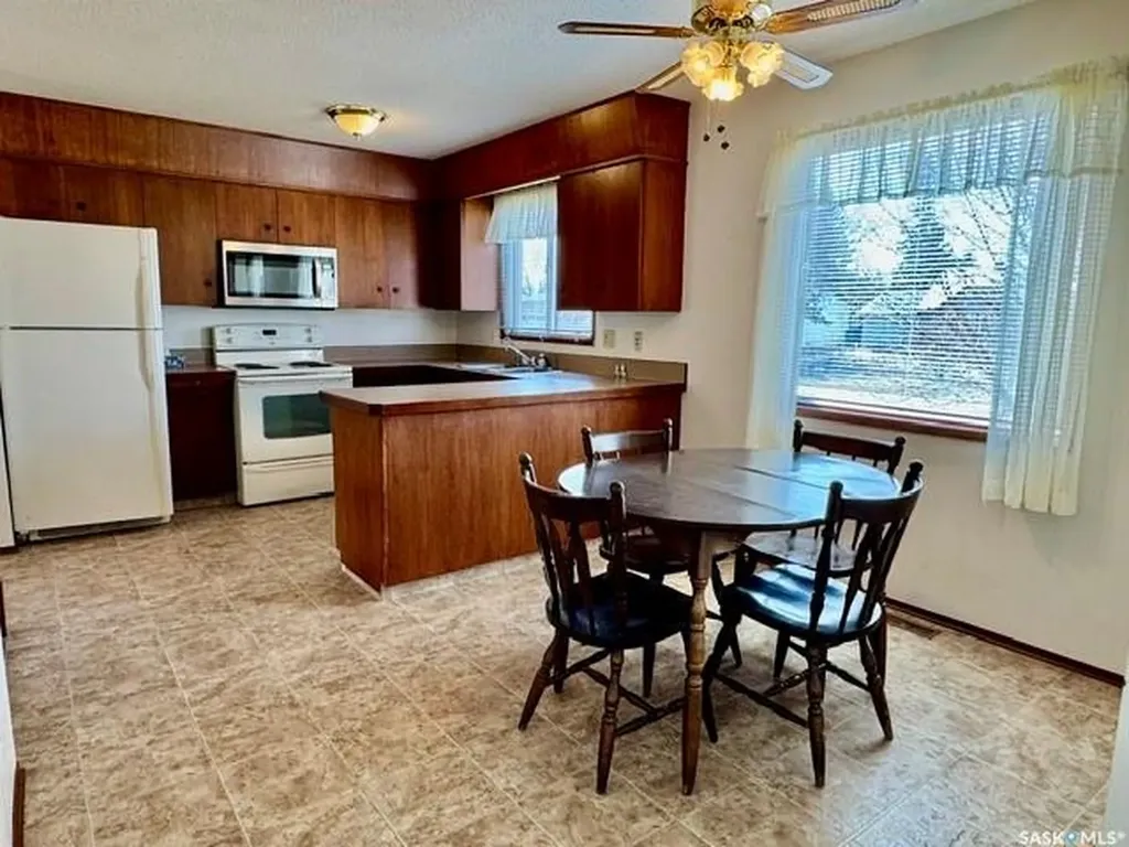 208 2nd Street NE Watson SK S0K 4V0
