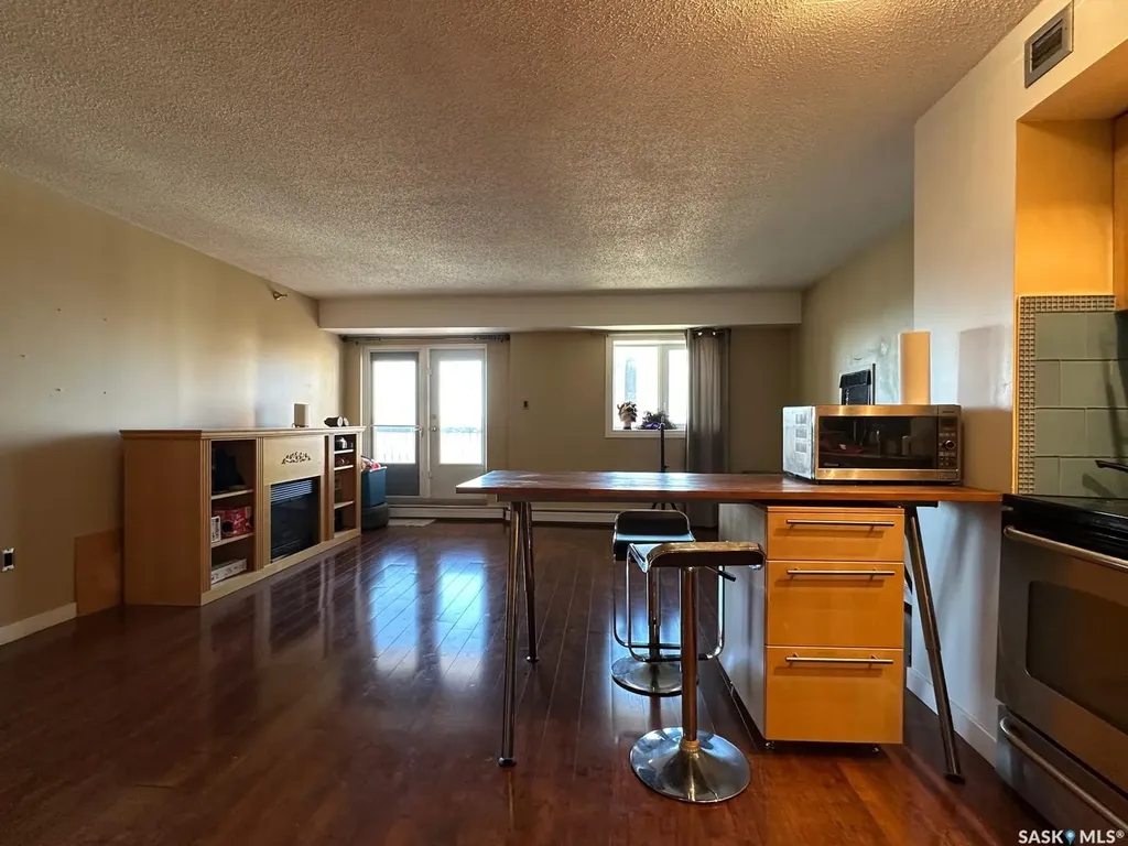 405 5th Avenue N Saskatoon SK S7K 6Z3