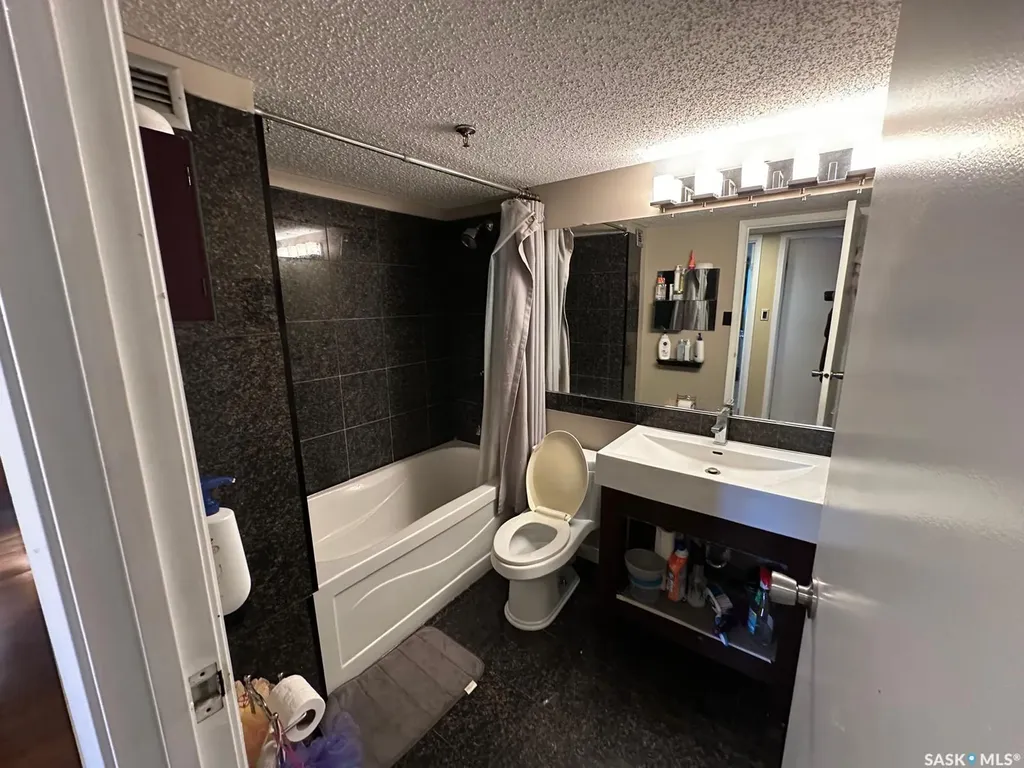 405 5th Avenue N Saskatoon SK S7K 6Z3