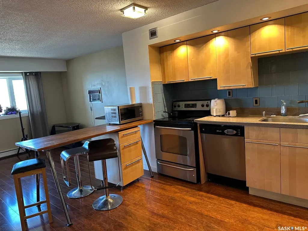 405 5th Avenue N Saskatoon SK S7K 6Z3