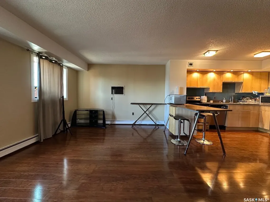 405 5th Avenue N Saskatoon SK S7K 6Z3
