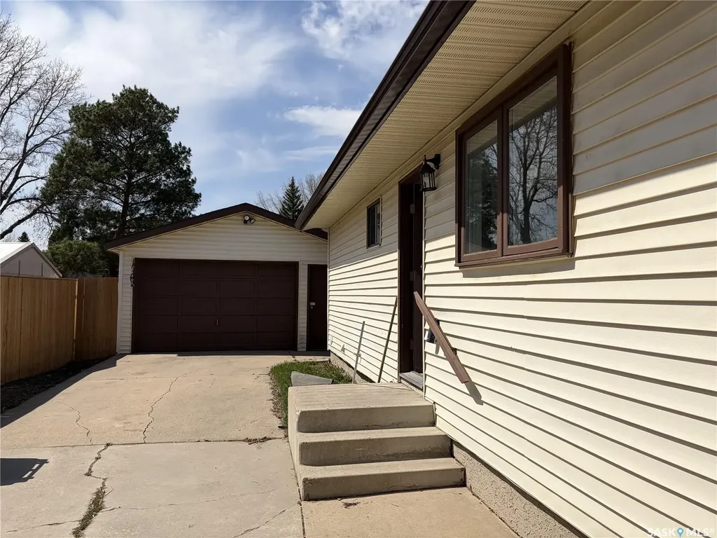 111 Stechishin Crescent Saskatoon SK S7K 5P5