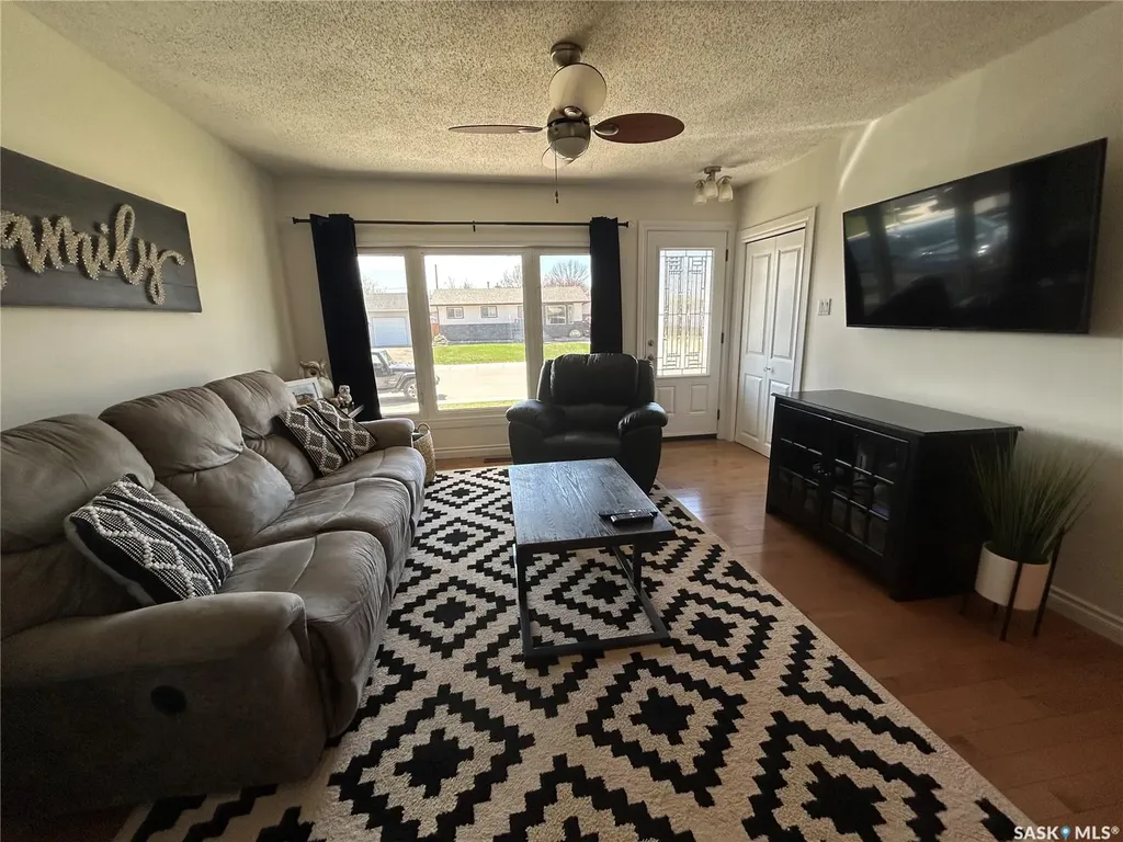 1613 Dieppe Crescent Estevan SK S4A 1W8