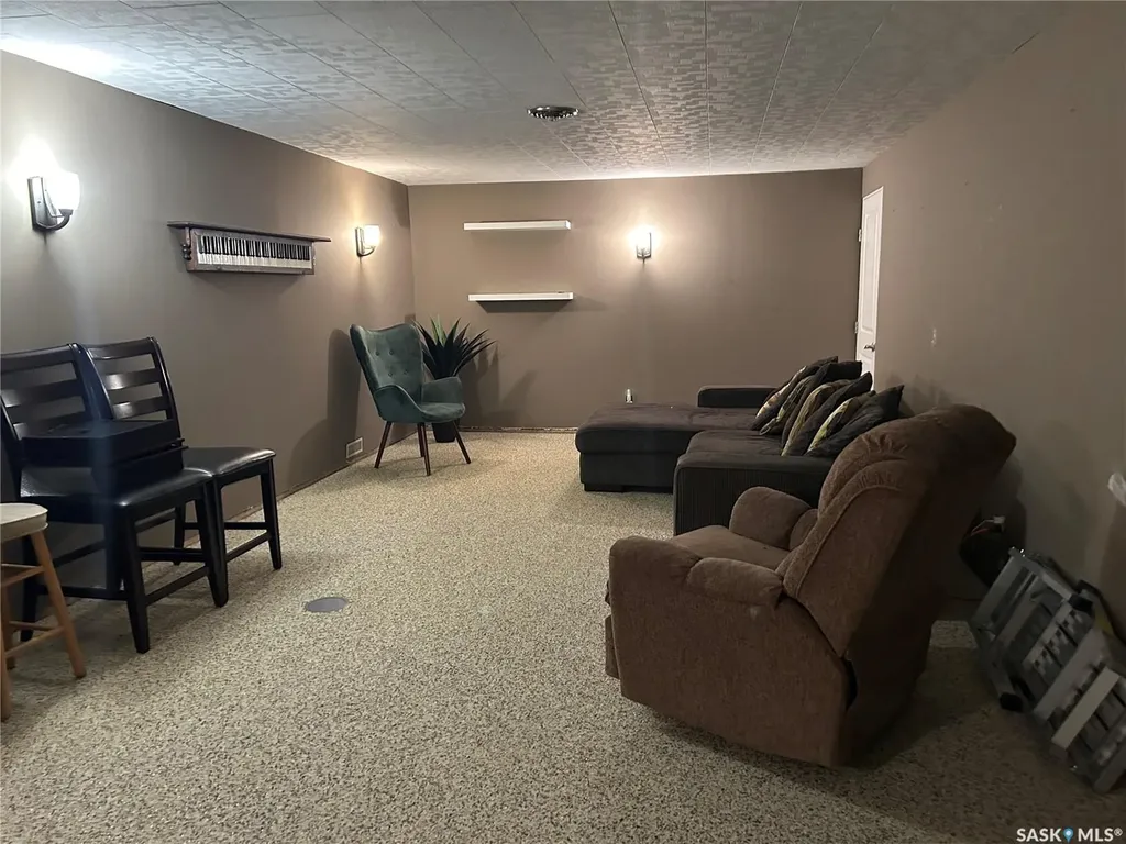 1613 Dieppe Crescent Estevan SK S4A 1W8