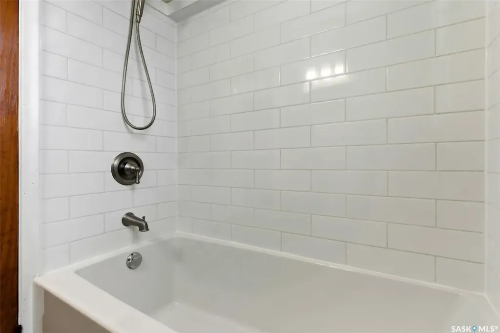 1929 Toronto Street Regina SK S4P 1M9