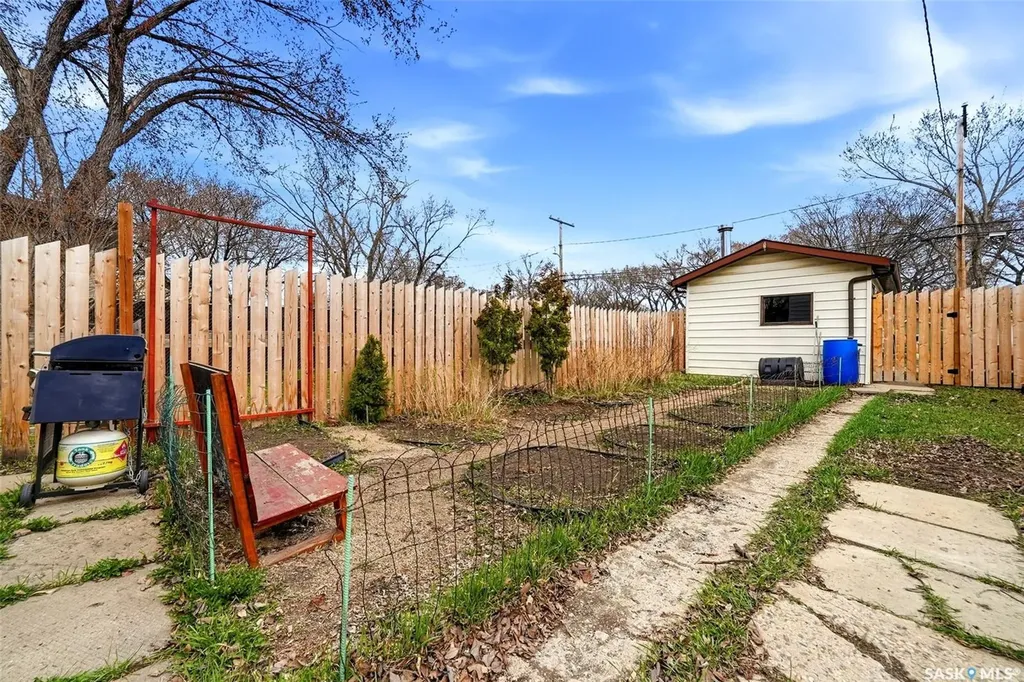 1929 Toronto Street Regina SK S4P 1M9