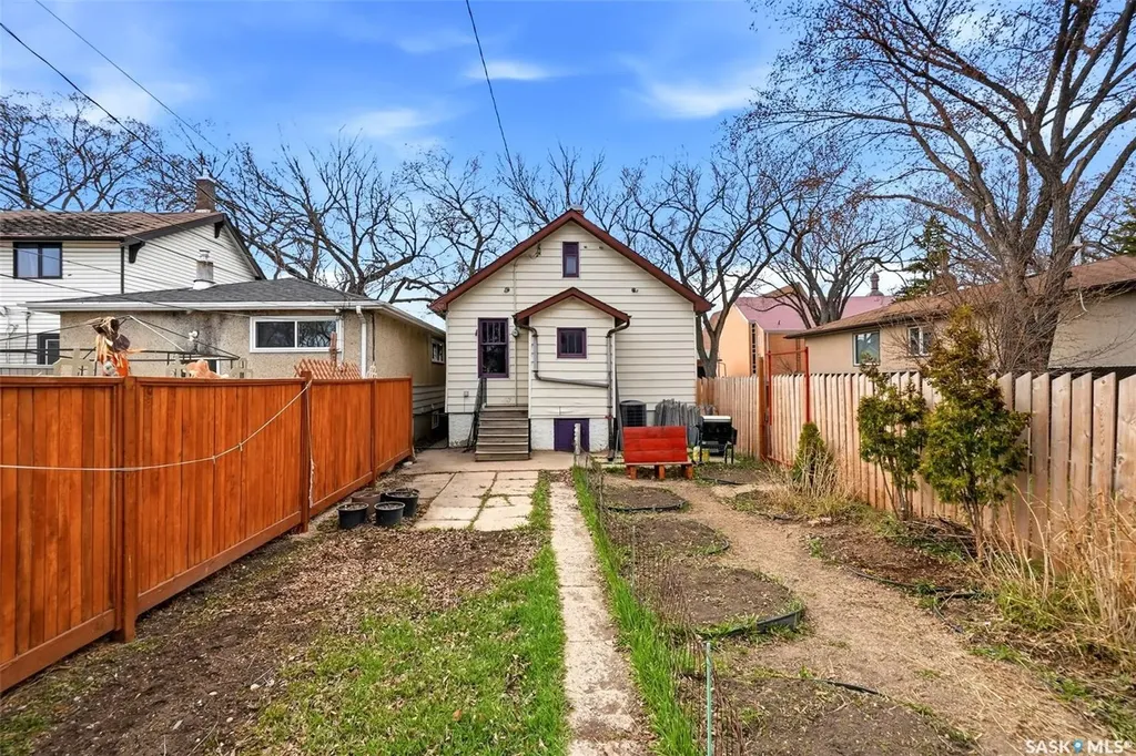 1929 Toronto Street Regina SK S4P 1M9