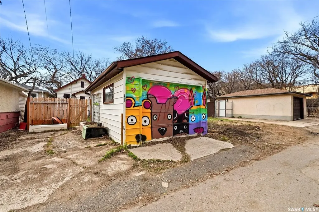 1929 Toronto Street Regina SK S4P 1M9
