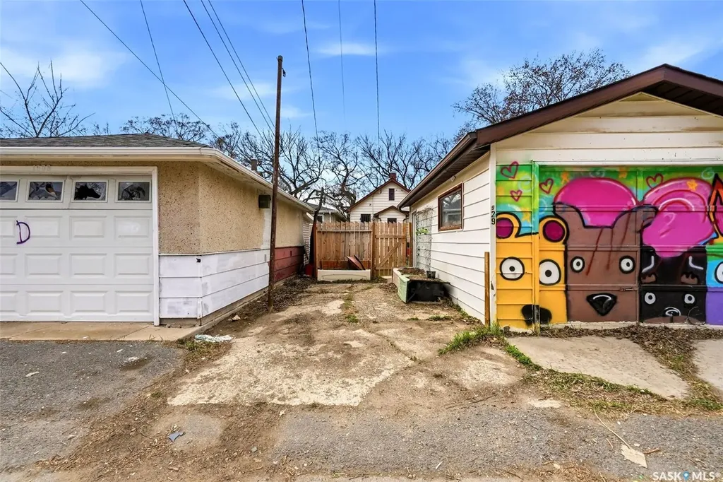 1929 Toronto Street Regina SK S4P 1M9