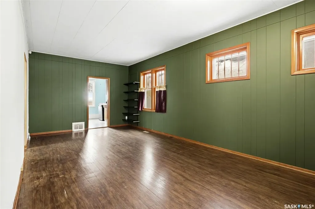 1929 Toronto Street Regina SK S4P 1M9