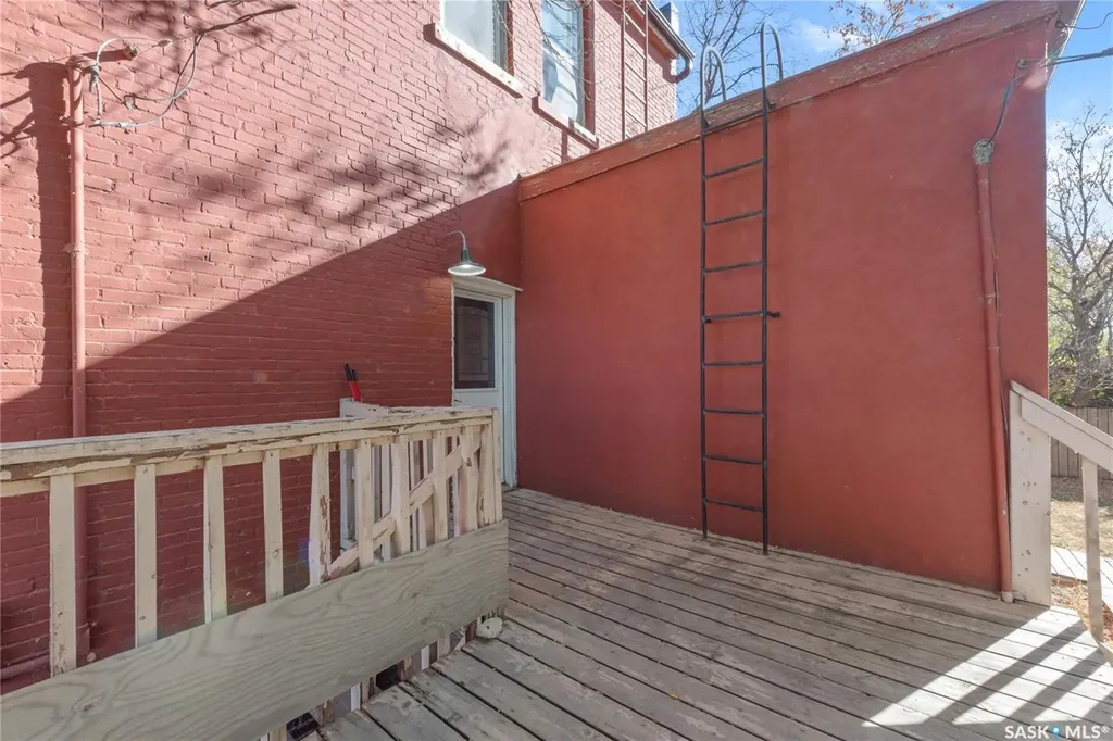 1002 9th Street Perdue SK S0K 3C0