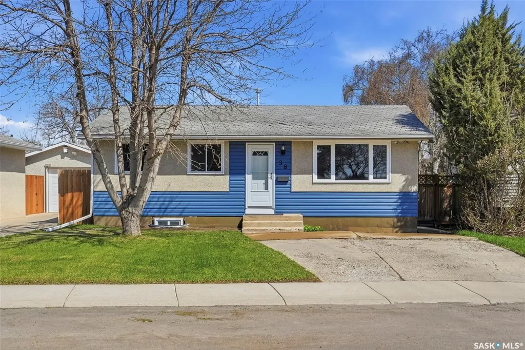 38 Cartier Crescent Saskatoon SK S7L 4L7
