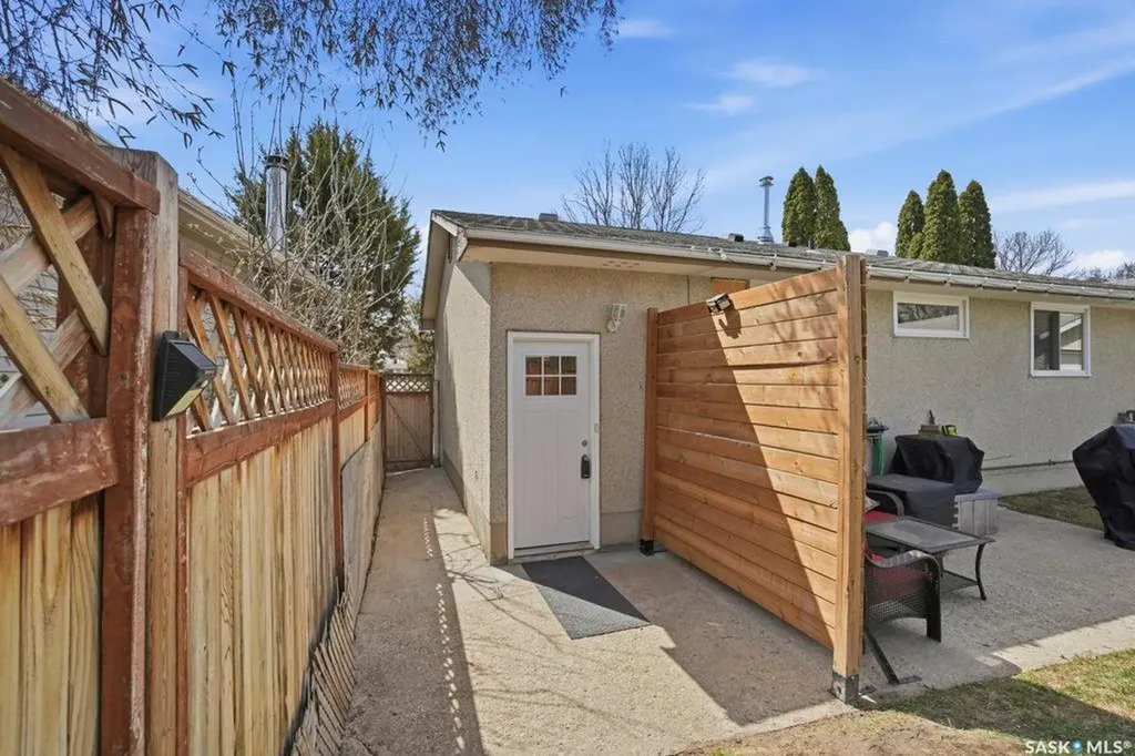 38 Cartier Crescent Saskatoon SK S7L 4L7