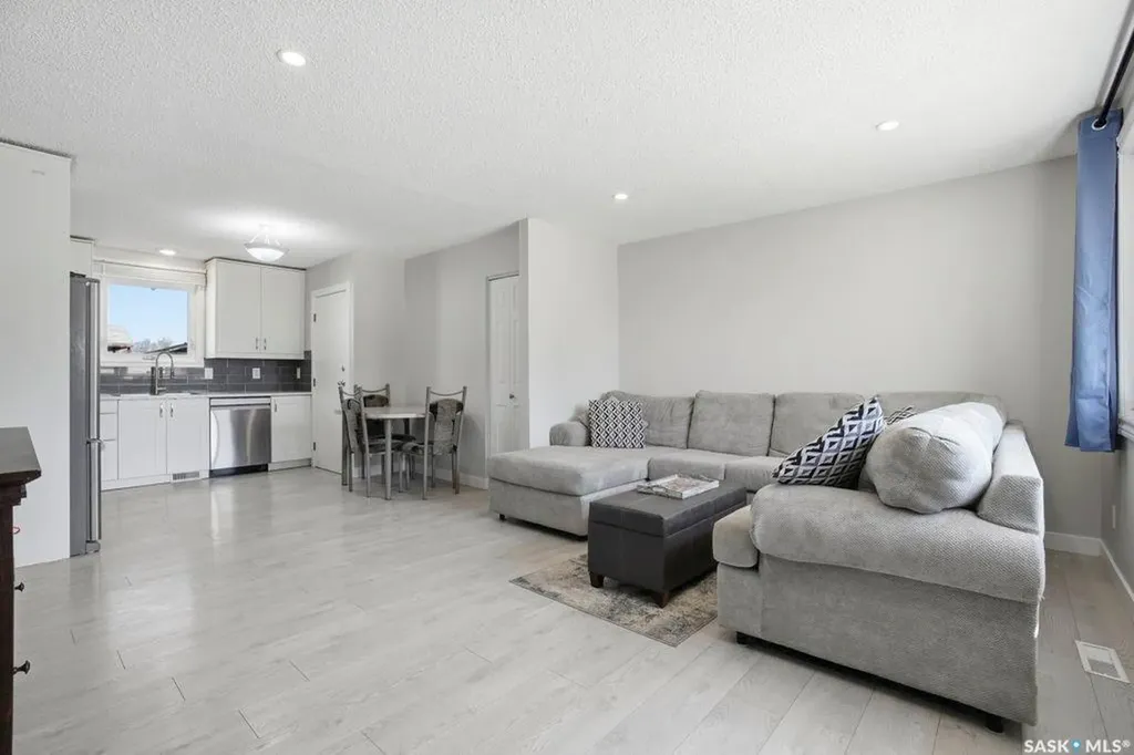 38 Cartier Crescent Saskatoon SK S7L 4L7