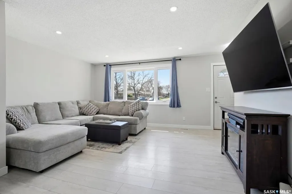 38 Cartier Crescent Saskatoon SK S7L 4L7