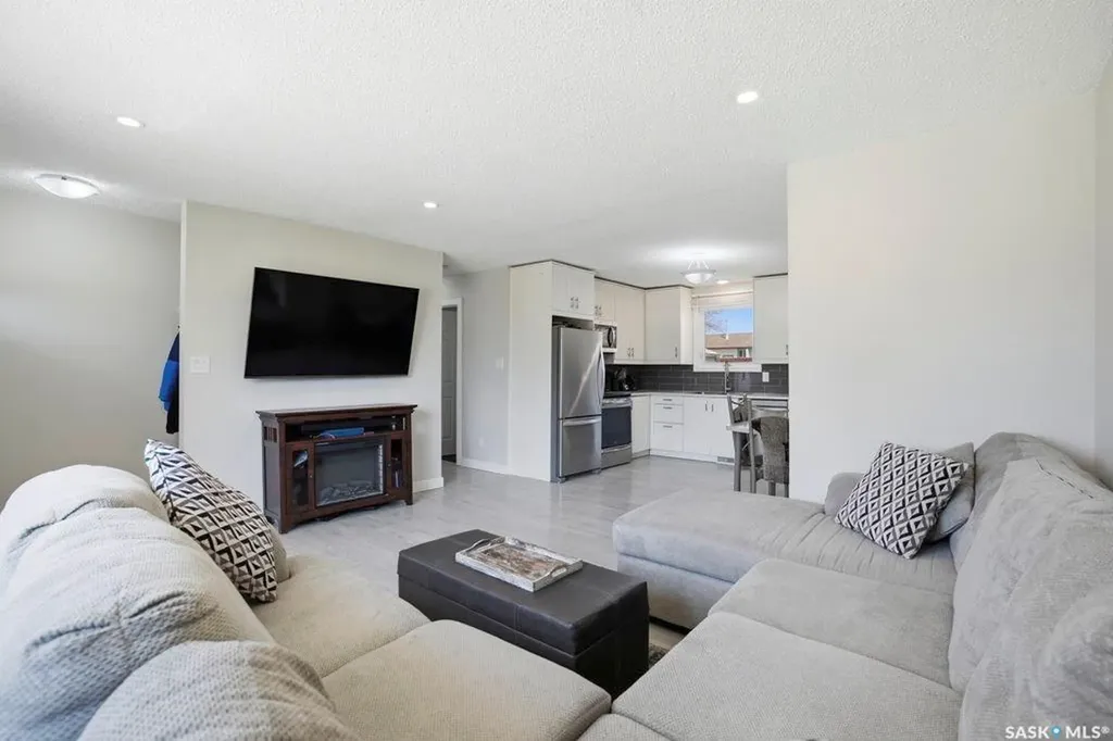 38 Cartier Crescent Saskatoon SK S7L 4L7
