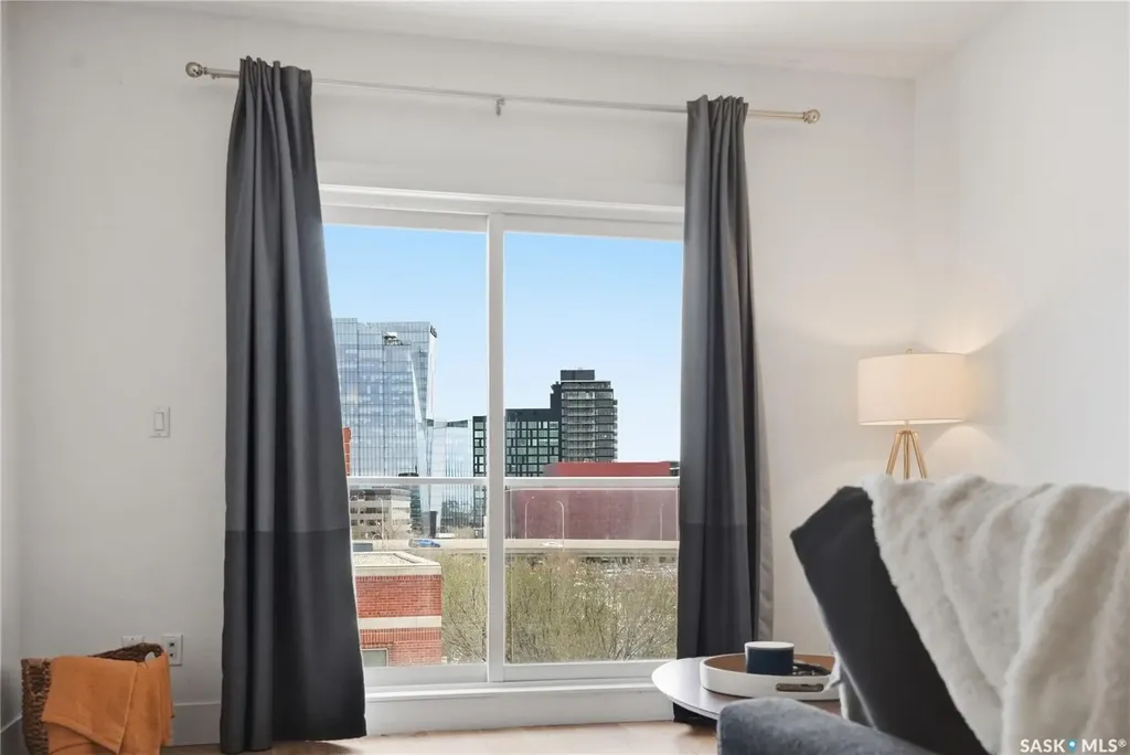 409 B Avenue S Saskatoon SK S7M 1M7