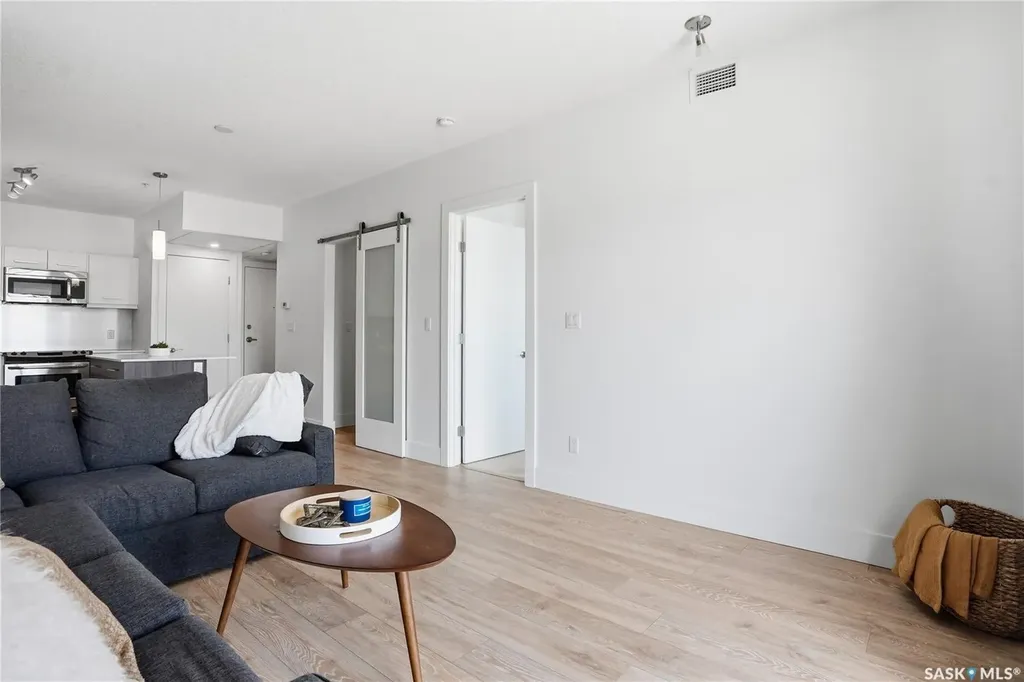 409 B Avenue S Saskatoon SK S7M 1M7