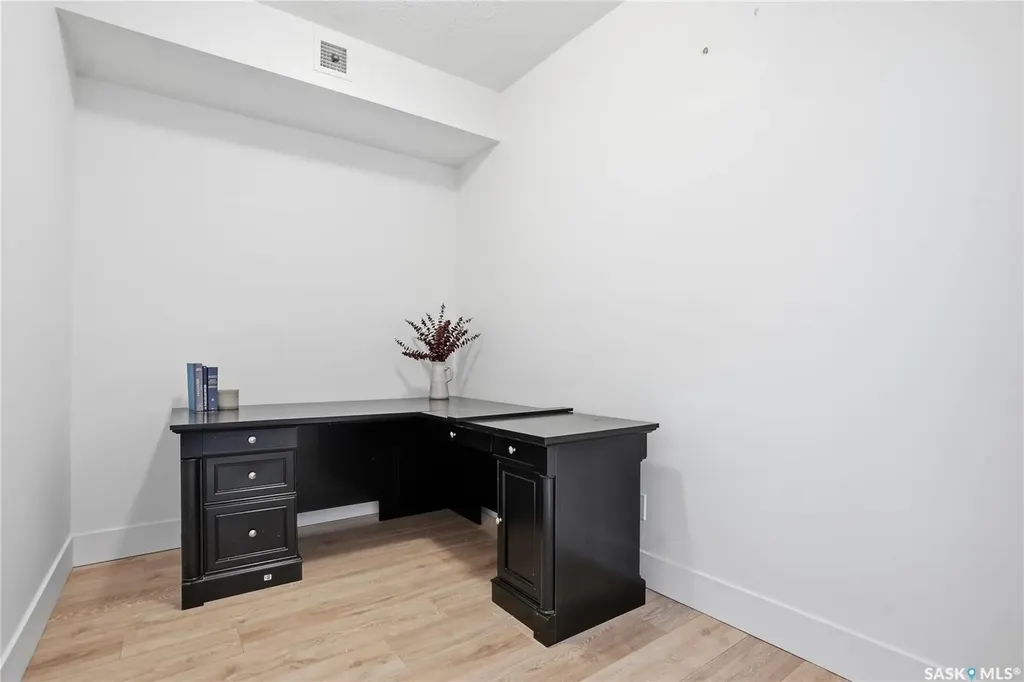 409 B Avenue S Saskatoon SK S7M 1M7