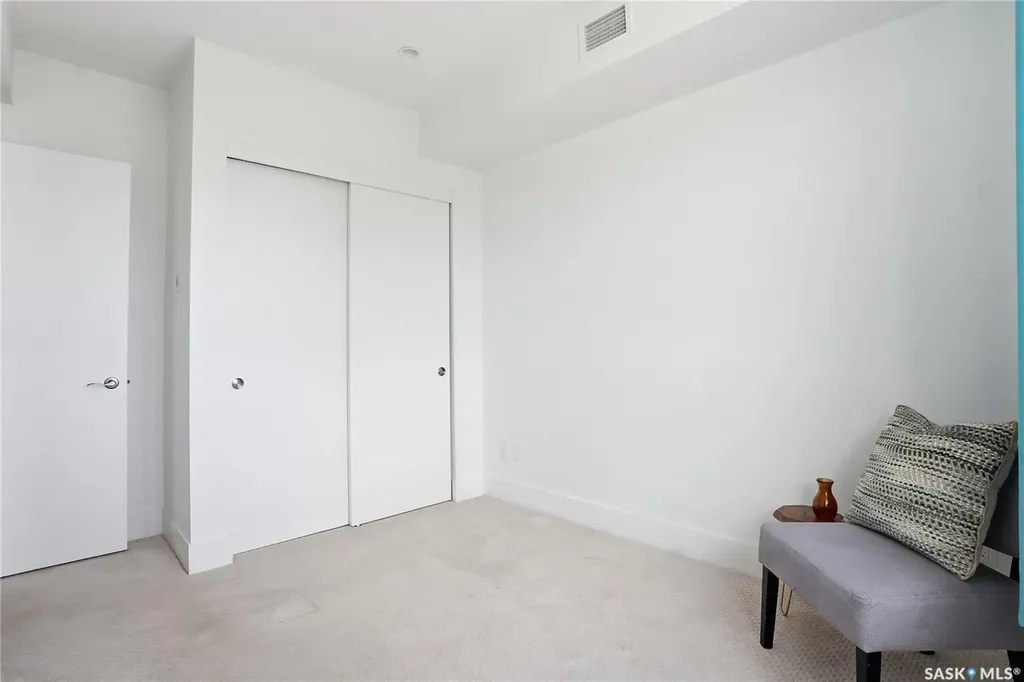 409 B Avenue S Saskatoon SK S7M 1M7