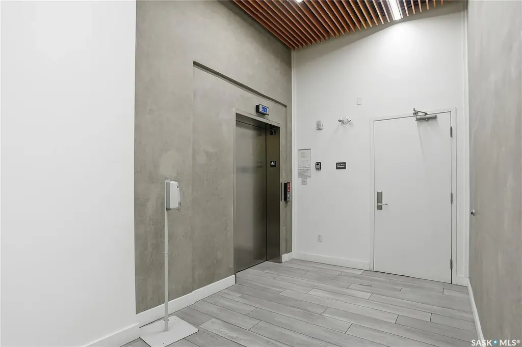 409 B Avenue S Saskatoon SK S7M 1M7