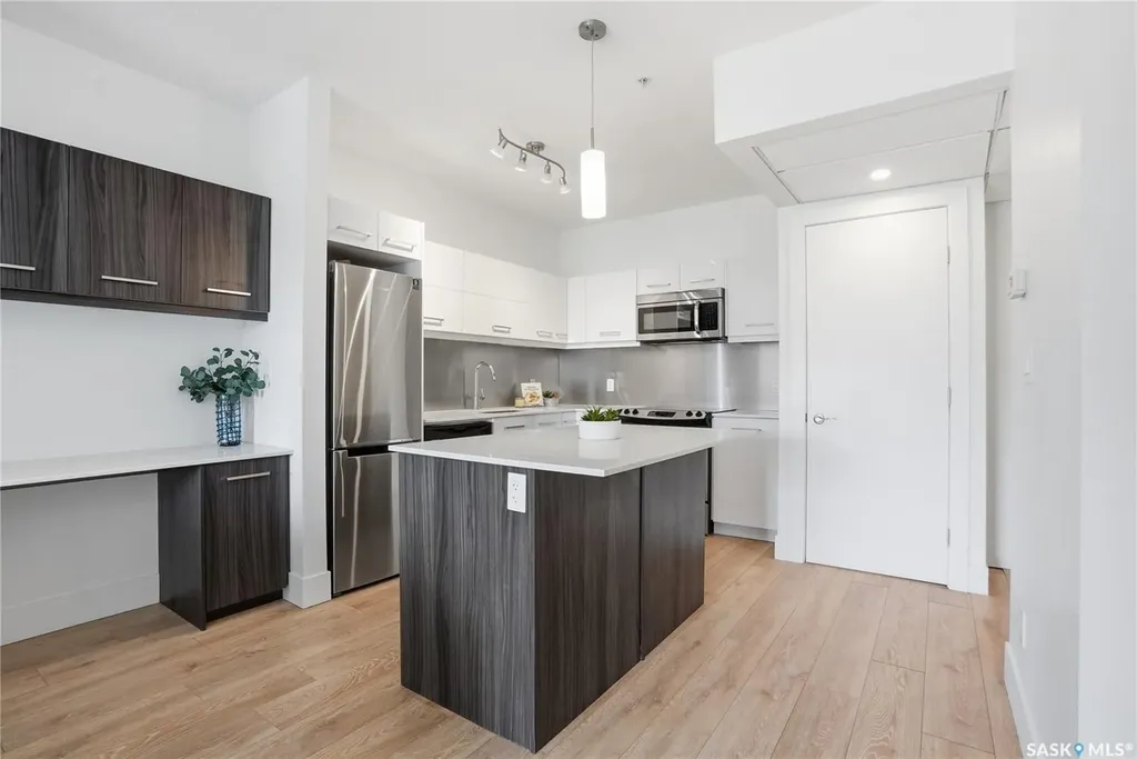 409 B Avenue S Saskatoon SK S7M 1M7