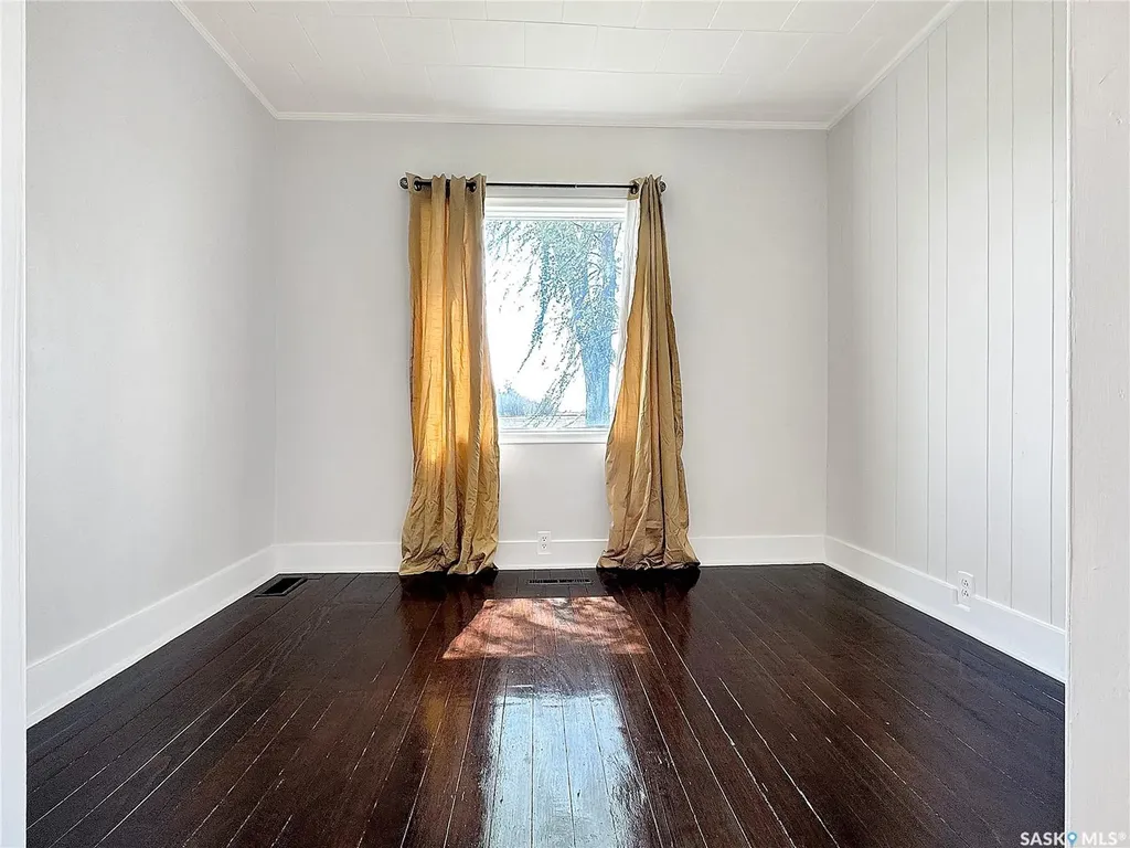 405 Railway Avenue Cut Knife SK S0M 0N0