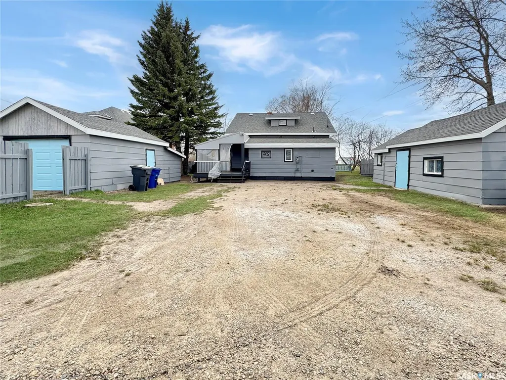 405 Railway Avenue Cut Knife SK S0M 0N0
