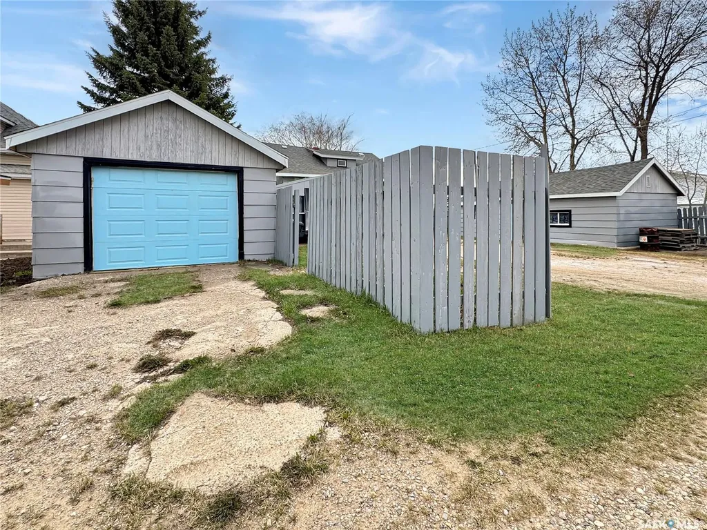 405 Railway Avenue Cut Knife SK S0M 0N0