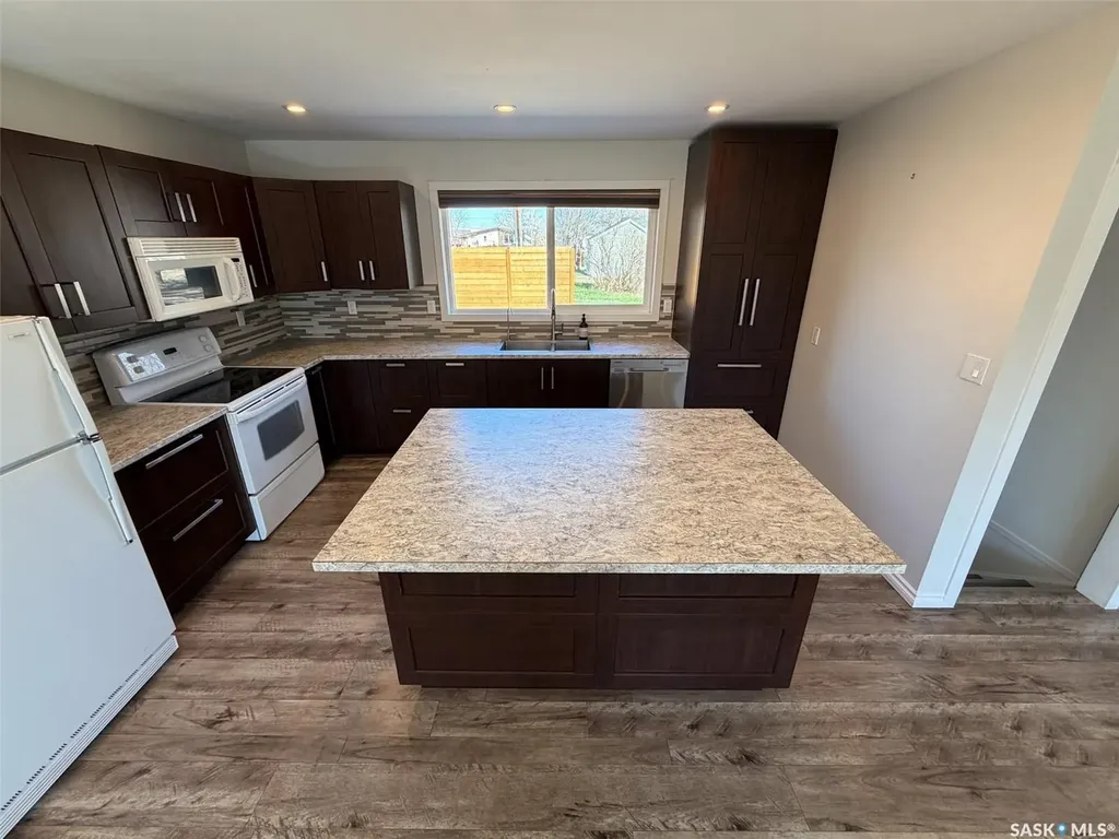211 2nd Street S Cabri SK S0N 0J0