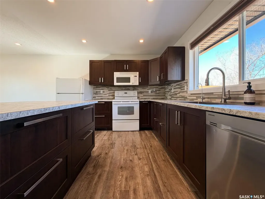 211 2nd Street S Cabri SK S0N 0J0