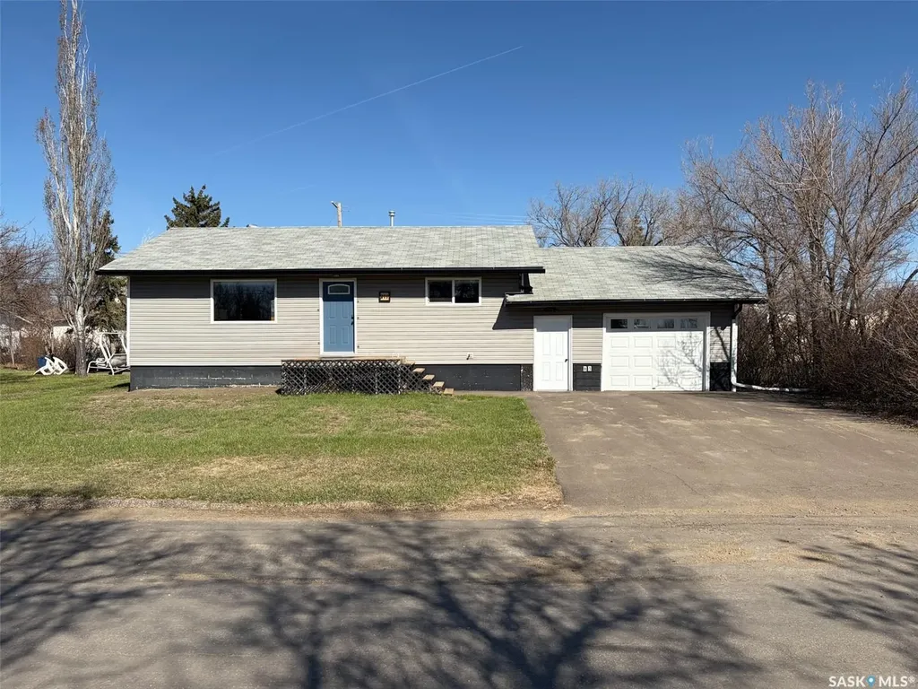 211 2nd Street S Cabri SK S0N 0J0