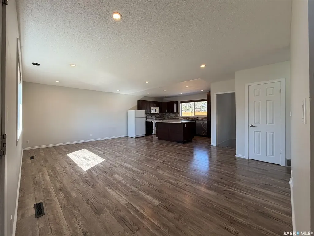 211 2nd Street S Cabri SK S0N 0J0