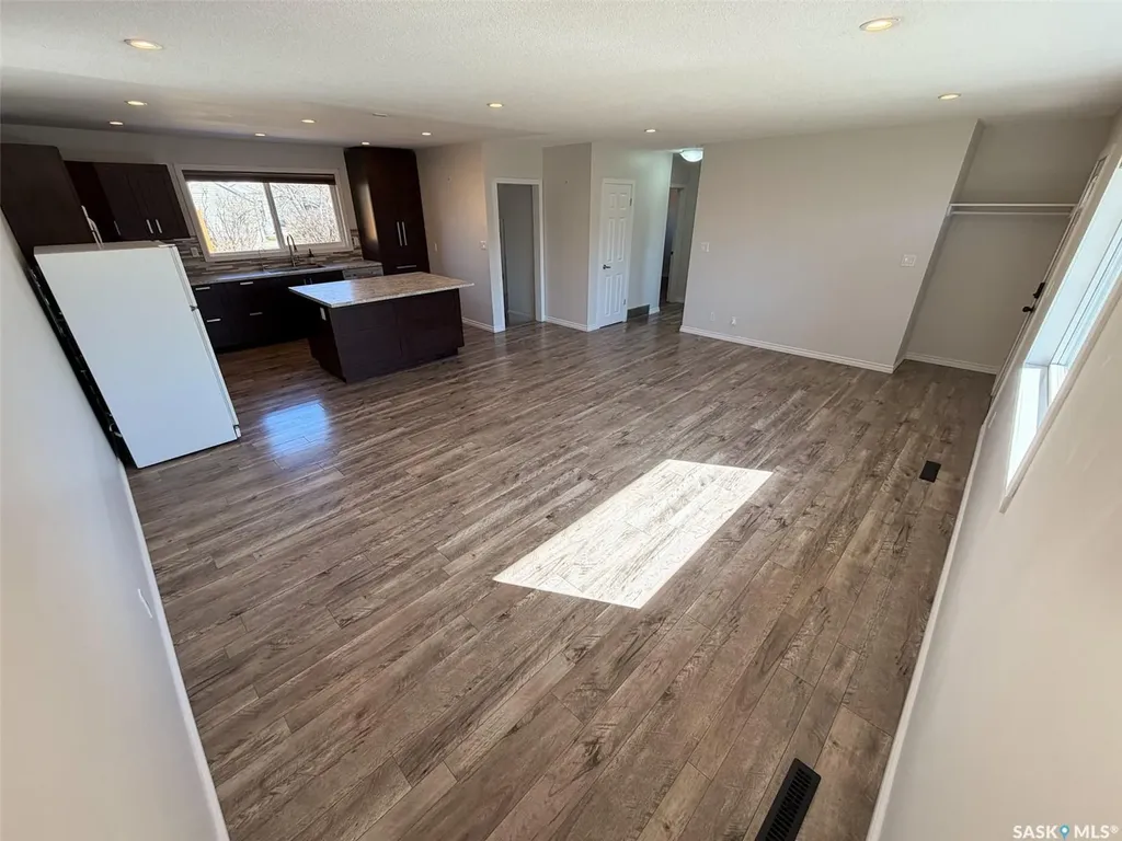 211 2nd Street S Cabri SK S0N 0J0