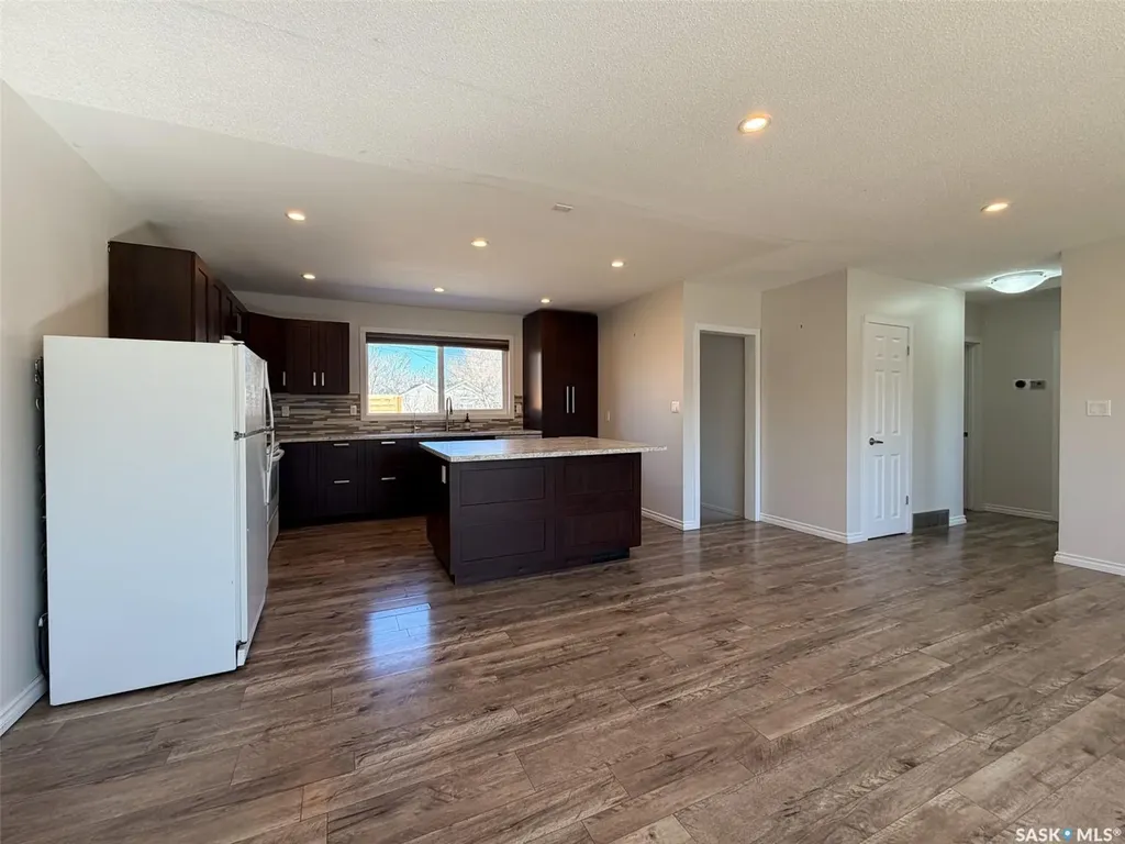 211 2nd Street S Cabri SK S0N 0J0