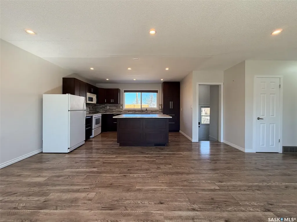 211 2nd Street S Cabri SK S0N 0J0
