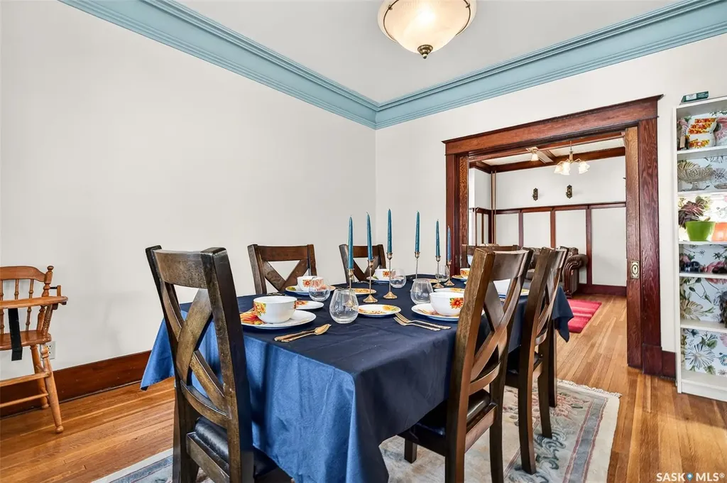 1037 Chestnut Avenue Moose Jaw SK S6H 1A5