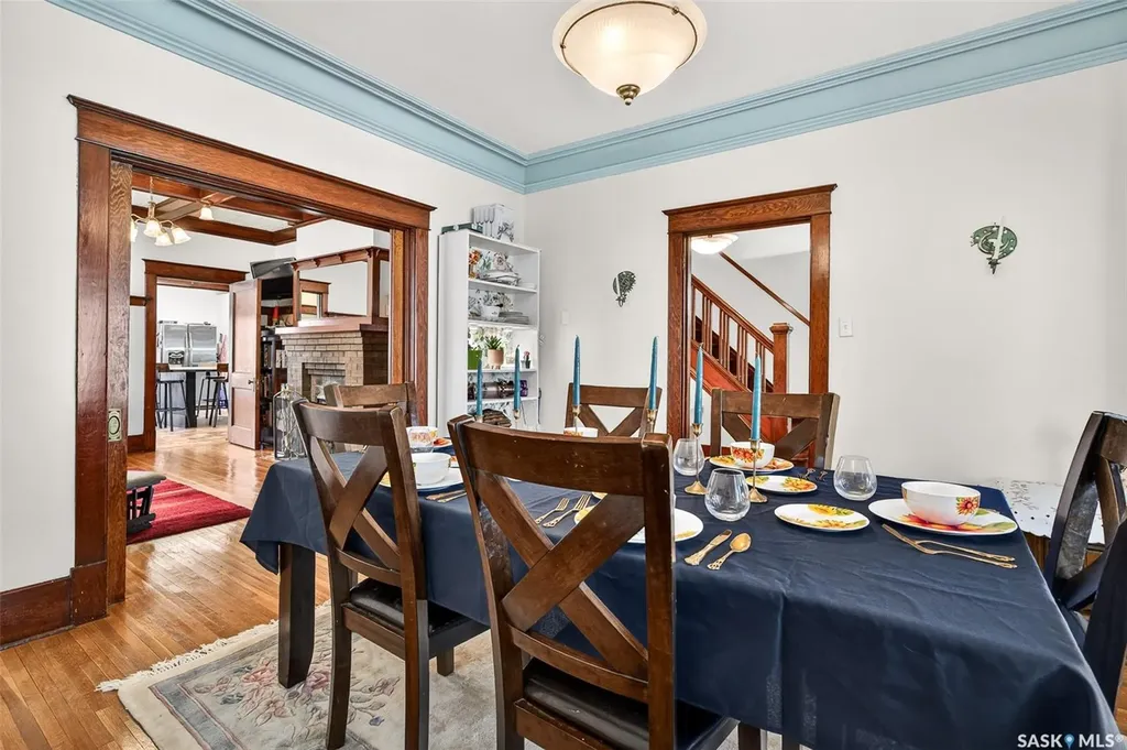 1037 Chestnut Avenue Moose Jaw SK S6H 1A5